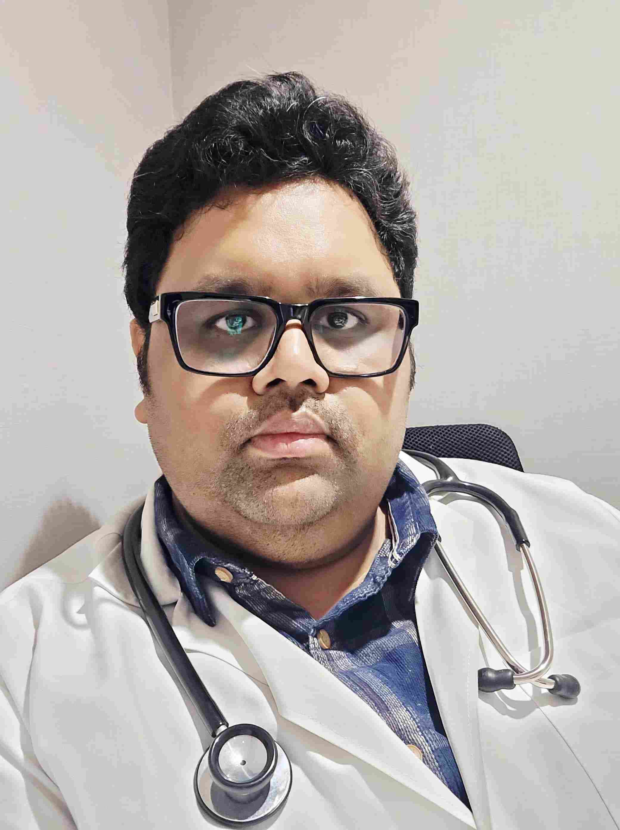 Dr. Vinod Kumar, expert Internal Medicine specialist in Kalyan Nagar, Bangalore