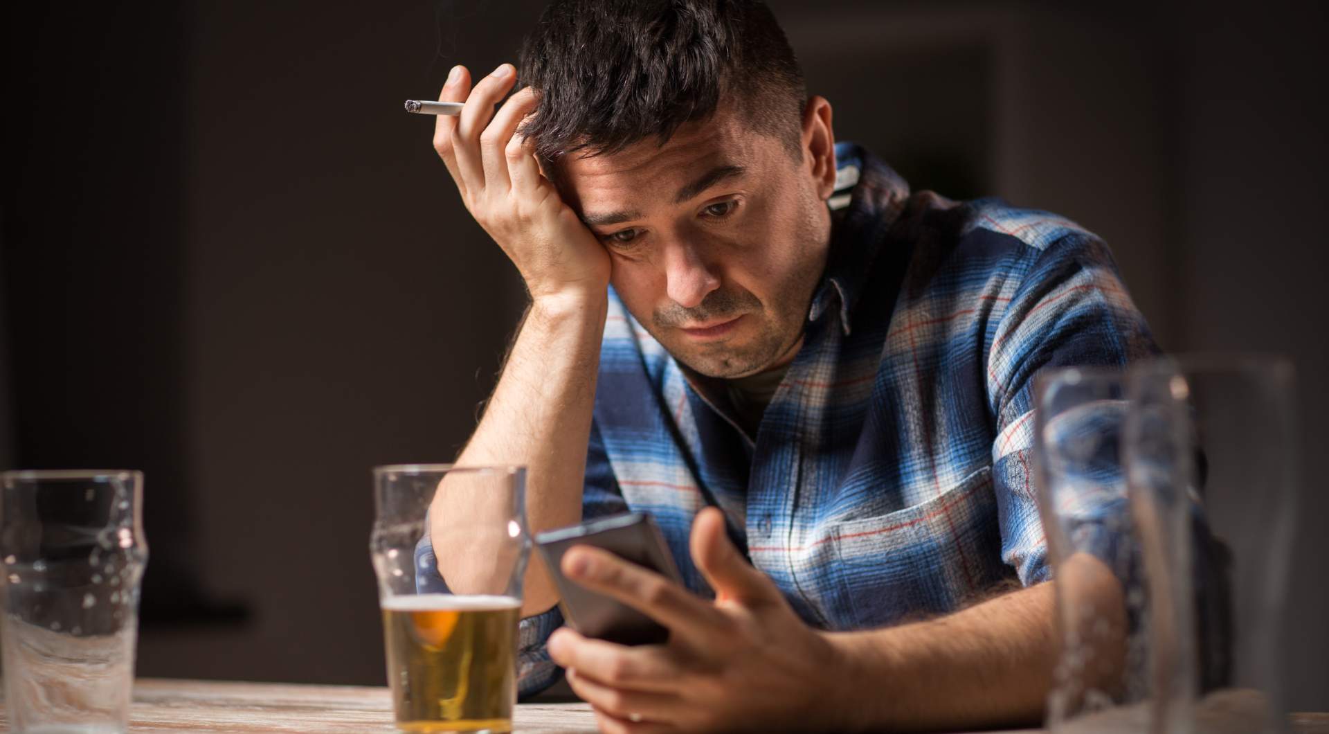 Family discussing alcohol history and genetic risk factors for addiction