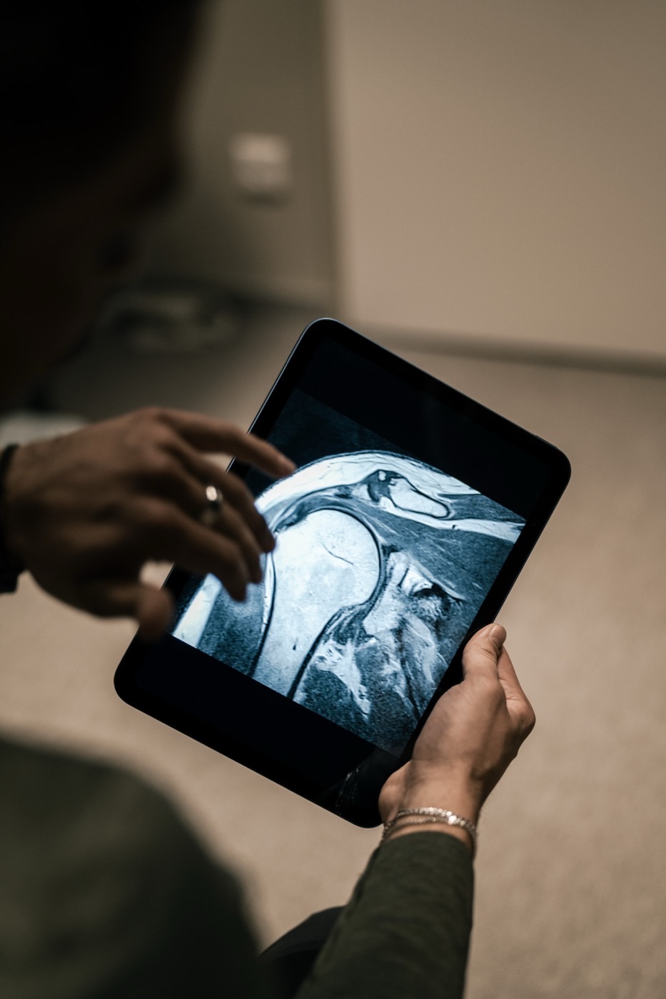 Tiefenanalyse: K&ouml;rperscan auf dem Tablet im SŌRE Health Club