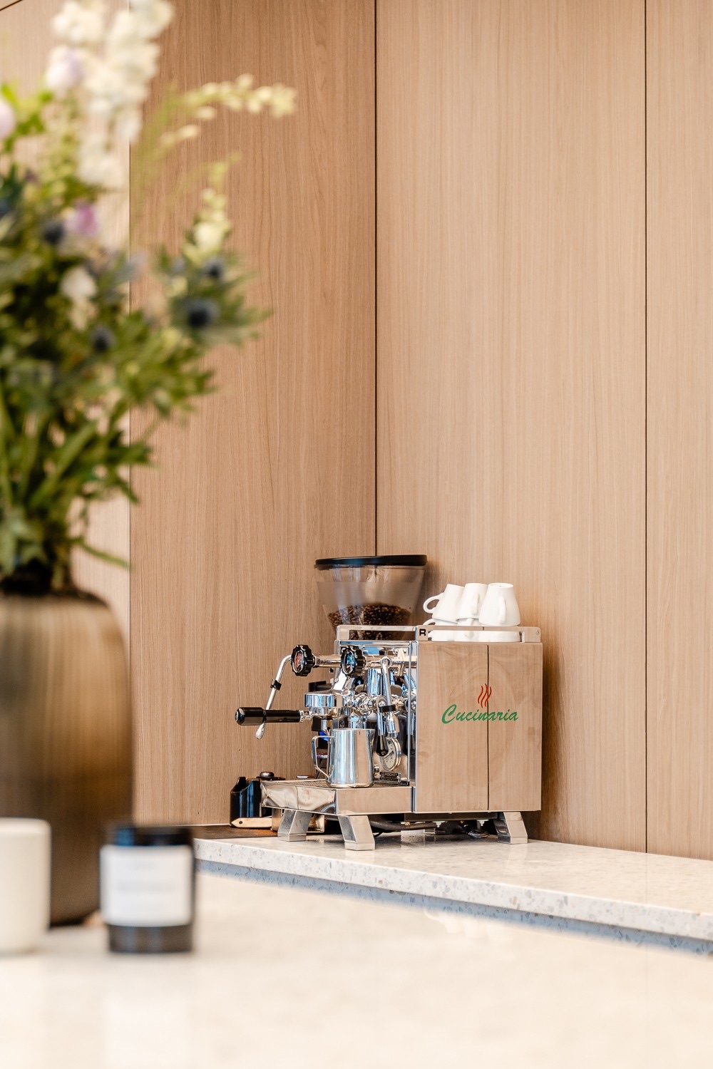 Siebträgermaschine am Empfang des SŌRE Health Club