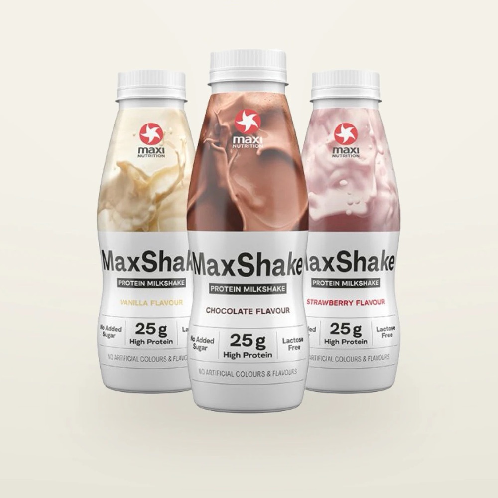 Drei MaxShake Protein Milkshakes in Vanille, Schokolade und Erdbeere
