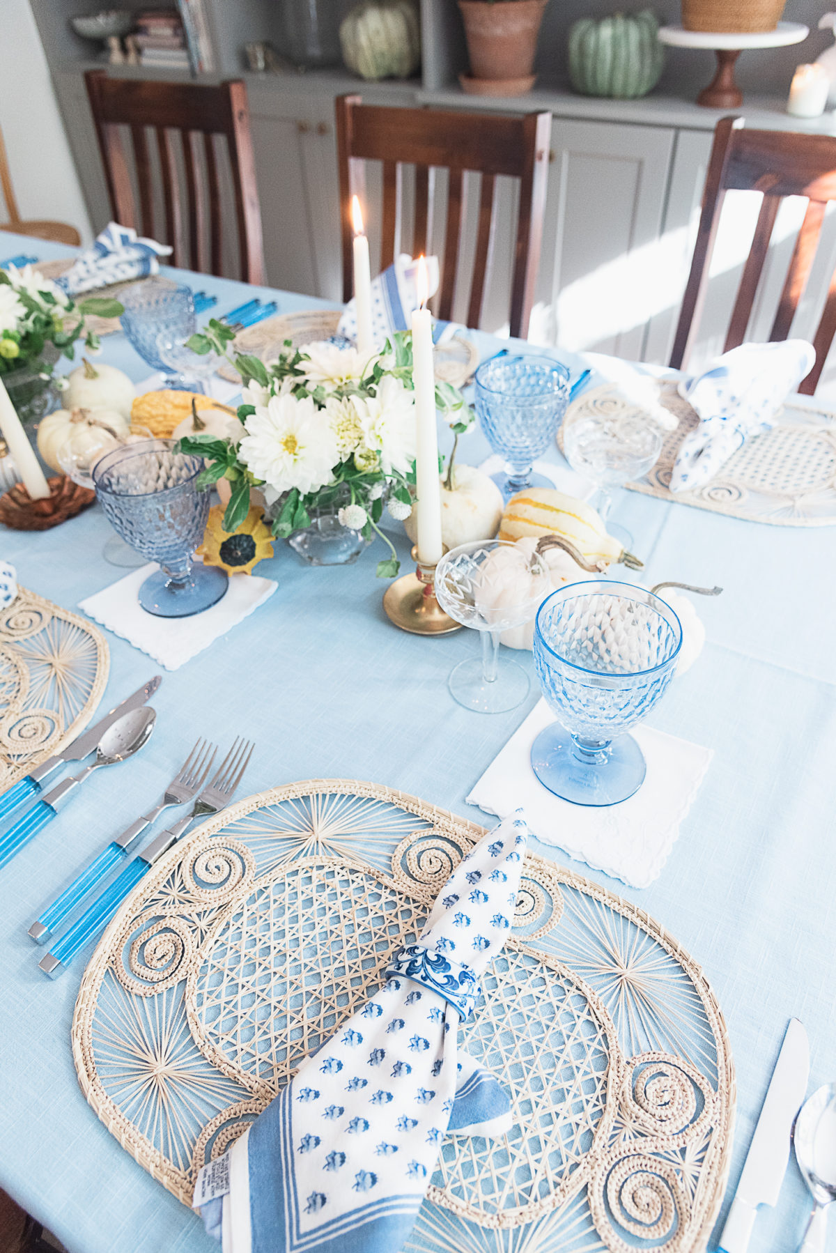 blue thanksgiving table decor