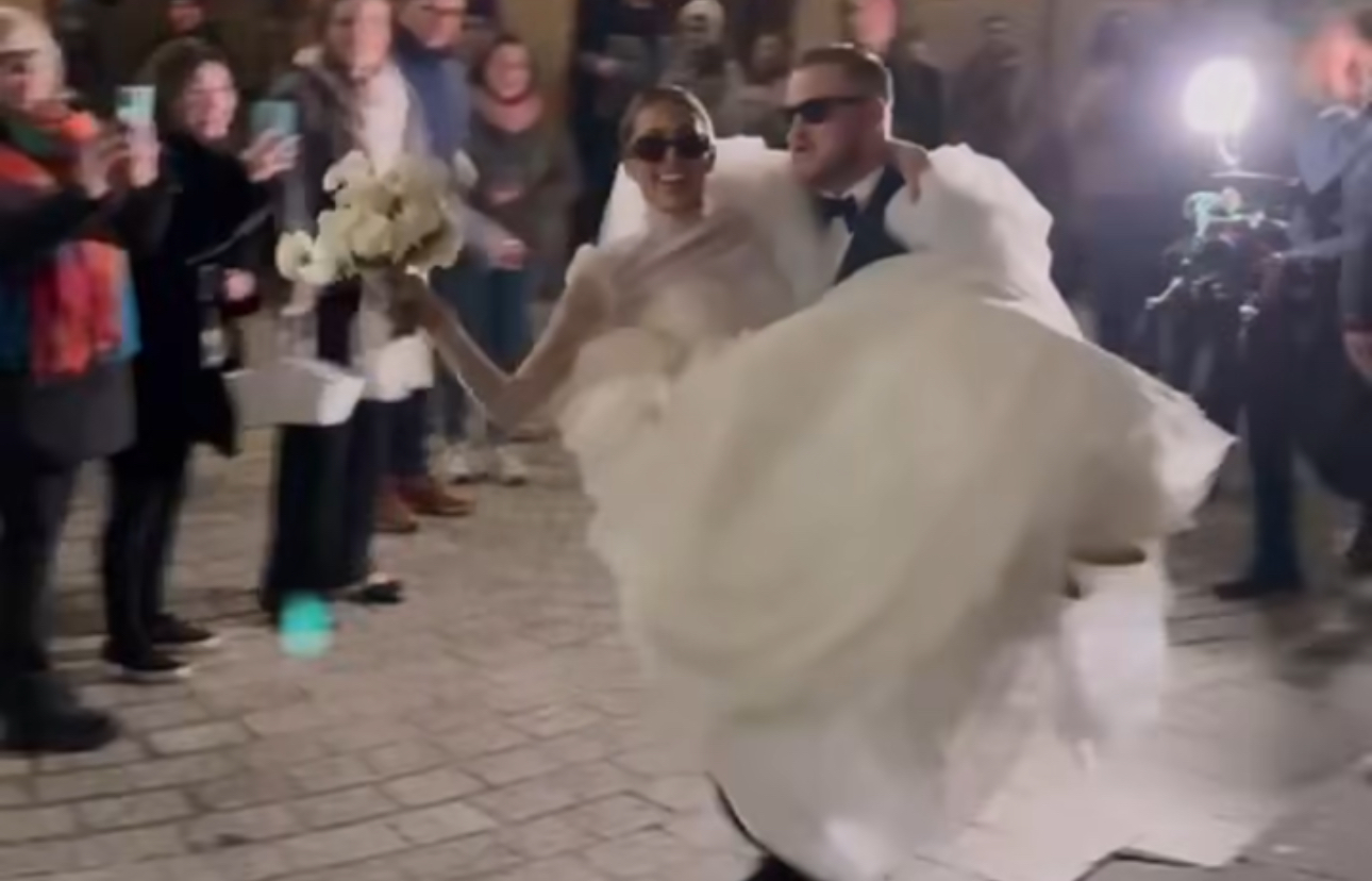 ZACH BRYAN RINGS IN THE NEW YEAR…LITERALLY