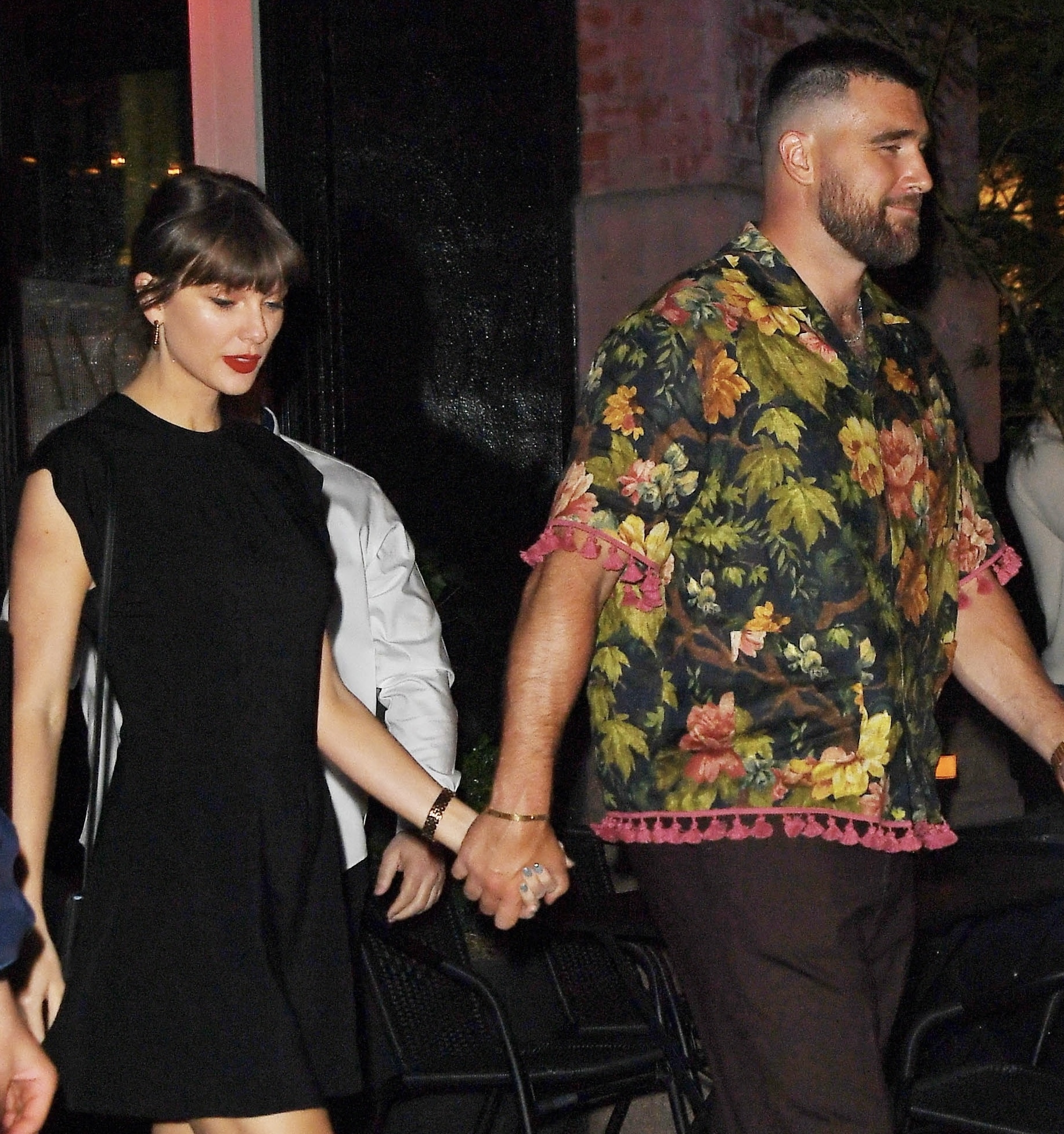 TAYLOR SWIFT AND TRAVIS KELCE’S WEDDING REMAINS A MYSTERY DESPITE ENDLESS “LEAKS”