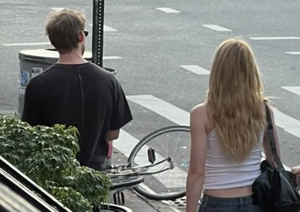 JOE ALWYN AND SARAH PIDGEON APPEAR TO BE MORE THAN FRIENDS