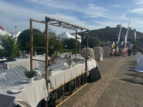 Μπαρ με ποτά σε δεξίωση