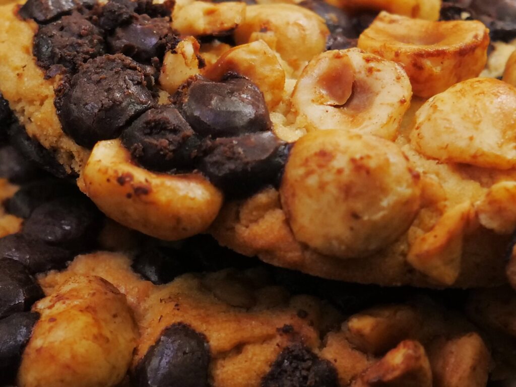 ΧΕΙΡΟΠΟΙΗΤΑ ΜΠΙΣΚΟΤΑ ΜΕ ΚΟΜΜΑΤΙΑ ΞΗΡΩΝ ΚΑΡΠΩΝ