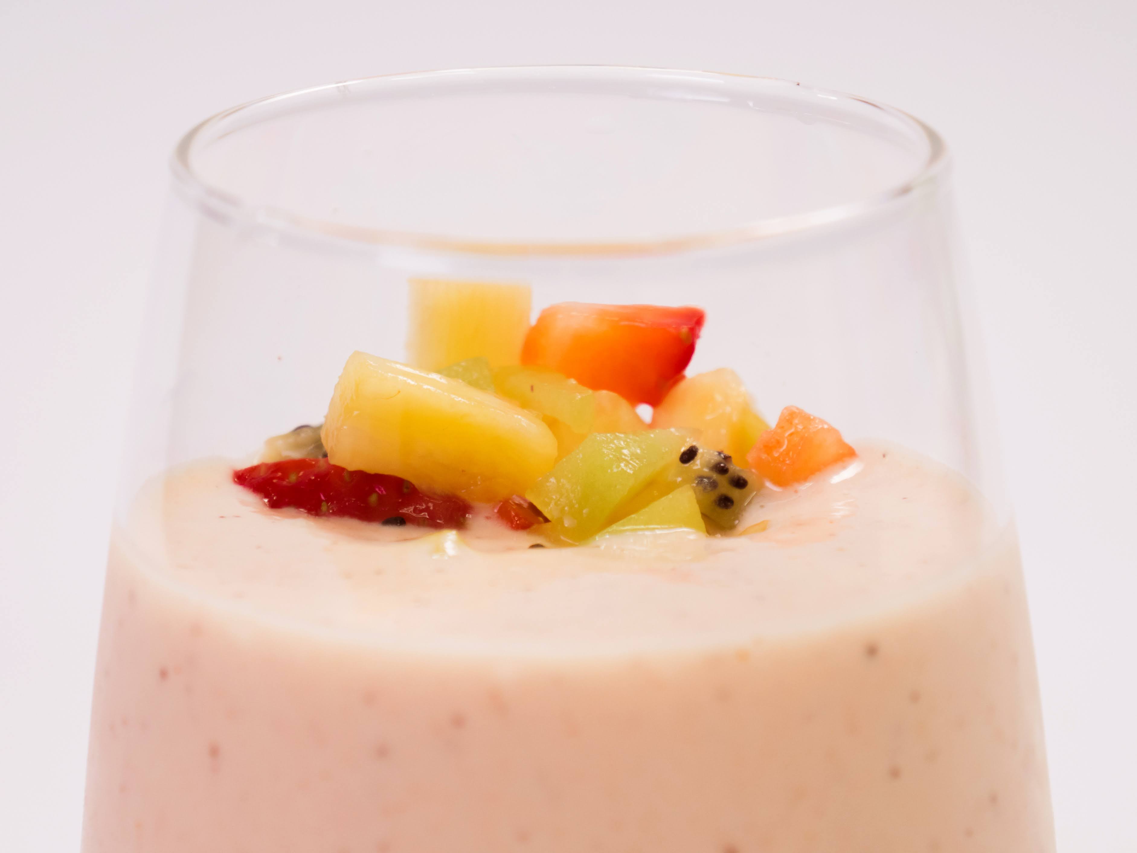 SMOOTHIE ΜΕ ΦΡΟΥΤΑ ΚΑΙ ΓΙΑΟΥΡΤΙ