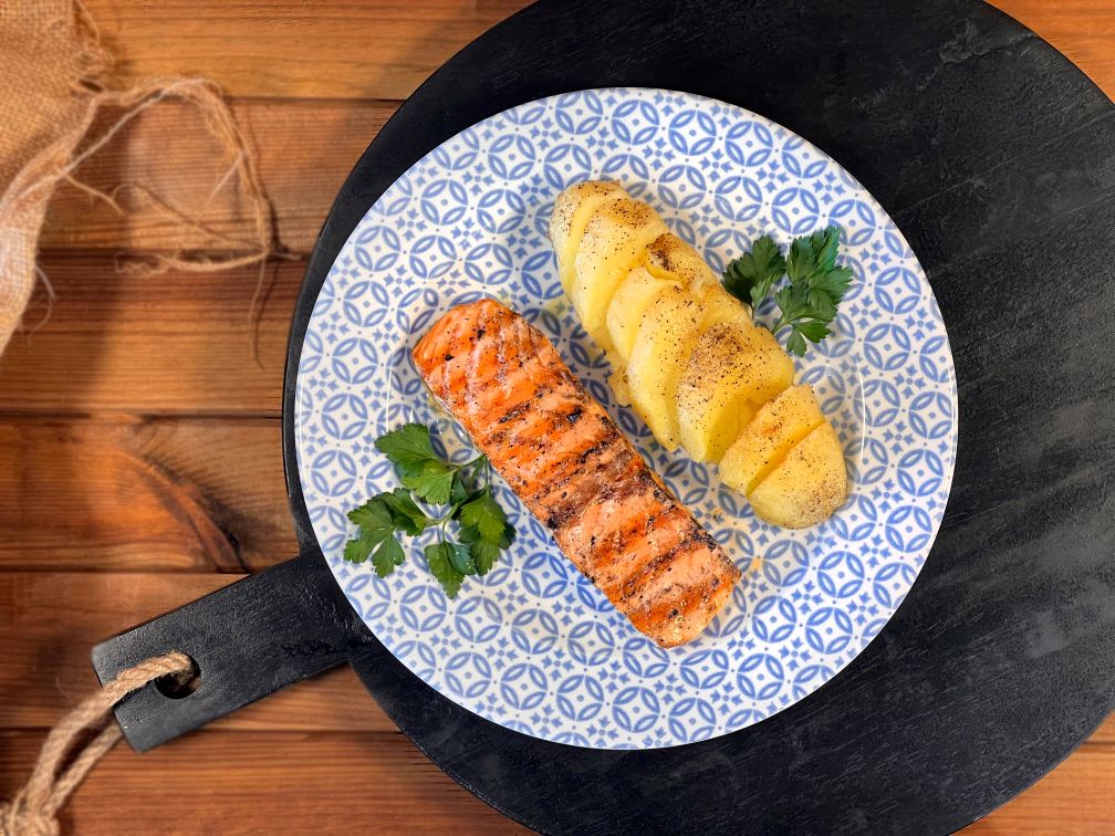 Προετοιμασία light lunch catering σε επαγγελματικό χώρο γραφείων