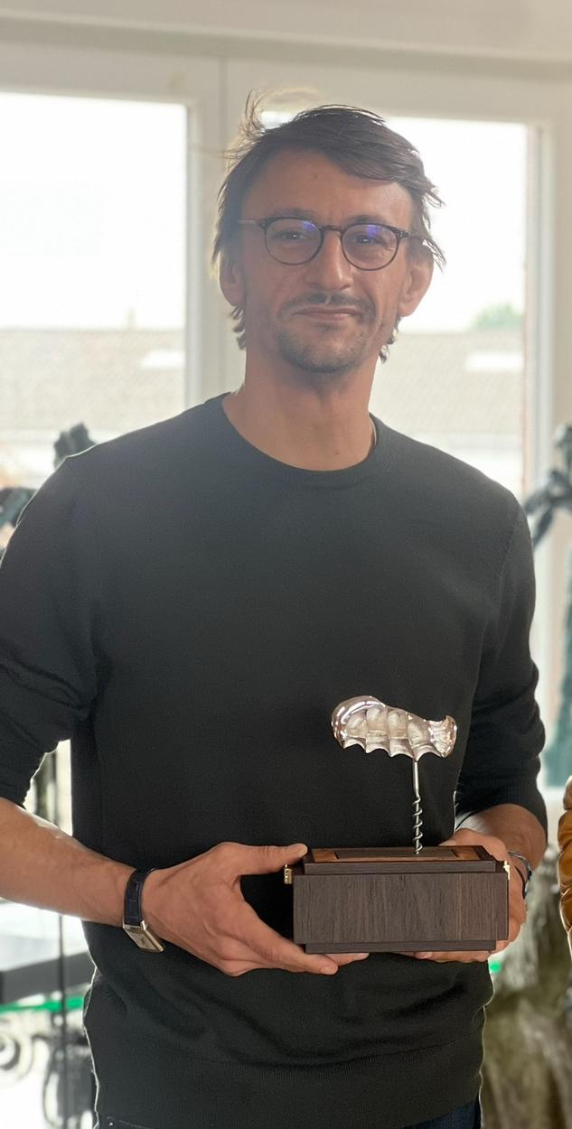 Julius Farcot receiving his bespoke silvered bronze Forest Audiard Corkscrew at Michel Audiard’s art foundry.