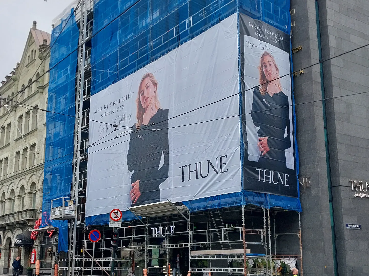 Fasadebanner Thune