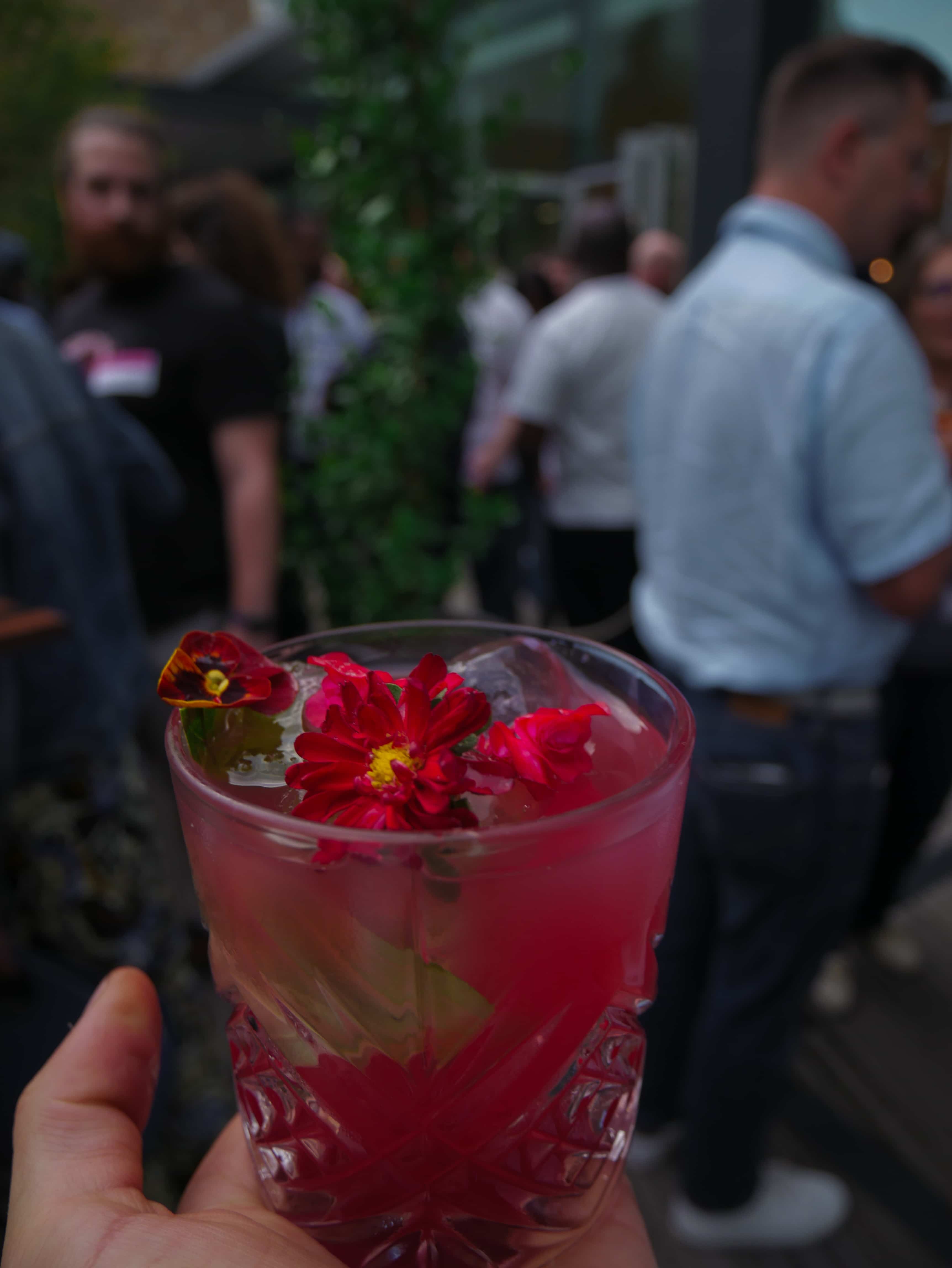 Boisson sans alcool aux fruits servie lors d’un événement