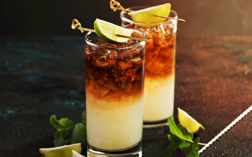 Dark and Stormy cocktail rhum ambré ginger beer