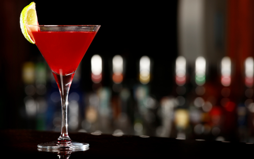 Cosmopolitan cocktail vodka cranberry citron vert triple sec