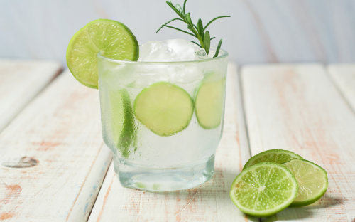 Caïpiroska cocktail vodka citron vert sucre pilé glace
