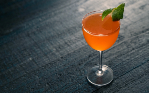 Naked and Famous cocktail mezcal Chartreuse jaune