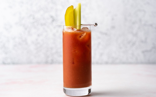 Virgin Mary sans alcool jus tomate épicé mocktail brunch garniture