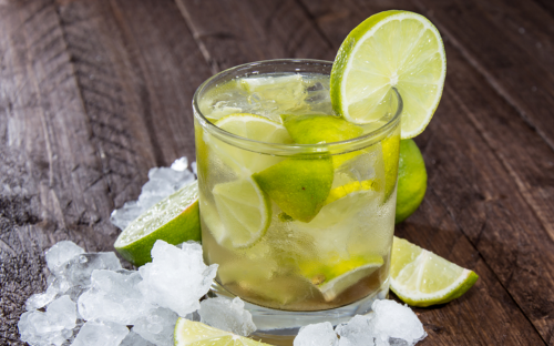 Virgin Caipirinha sans alcool mocktail citron vert fruits sucre canne bresilien