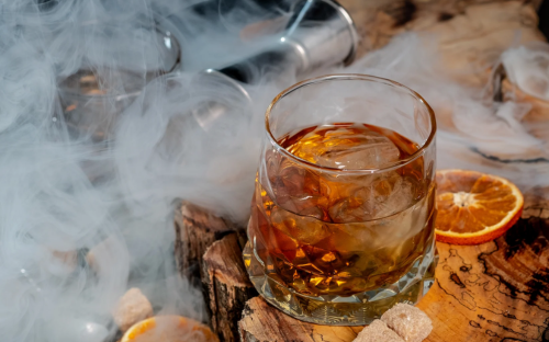 Cocktail fume cloche fumage bois pommier cerisier brume spectaculaire