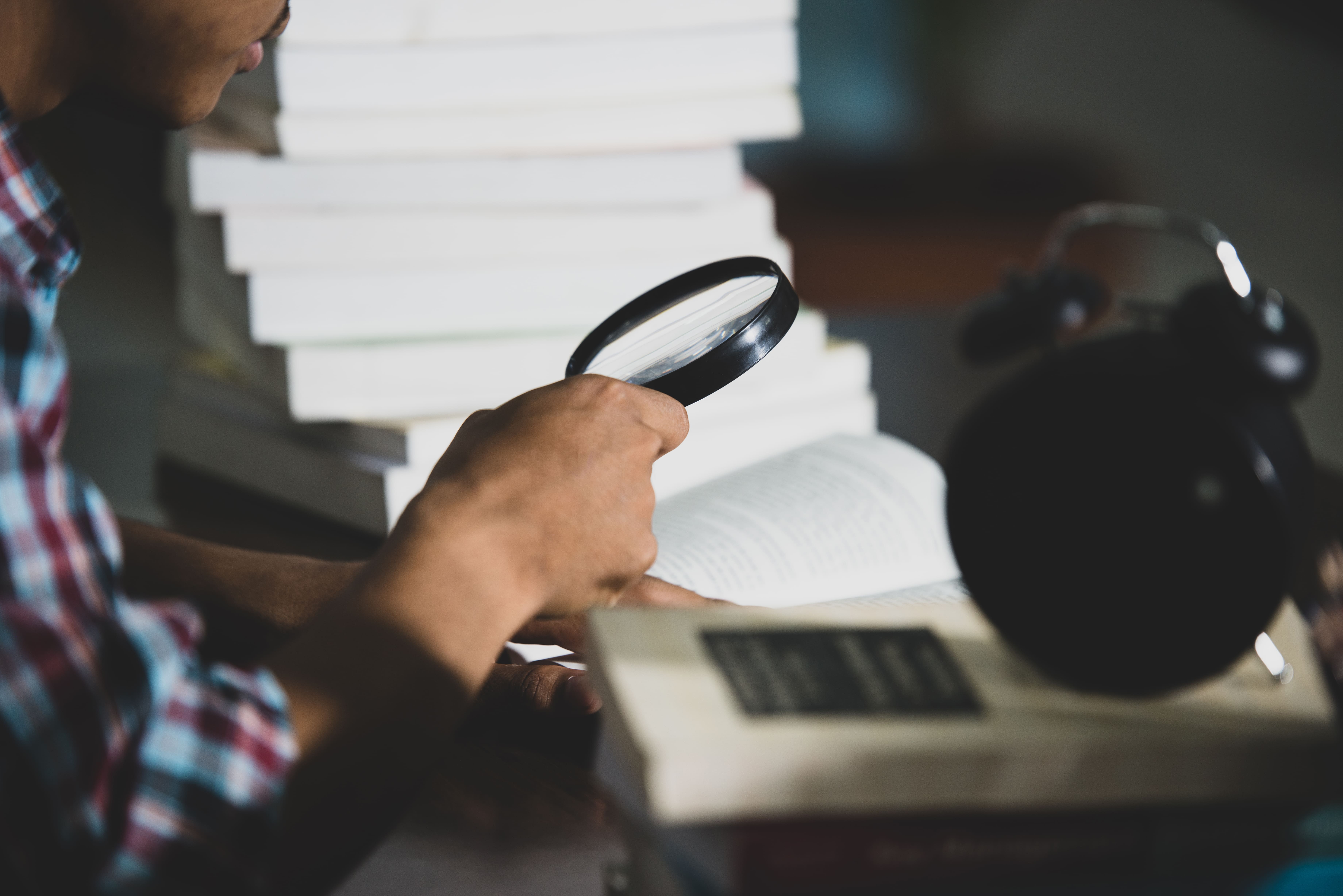 recherche document loupe avec ia