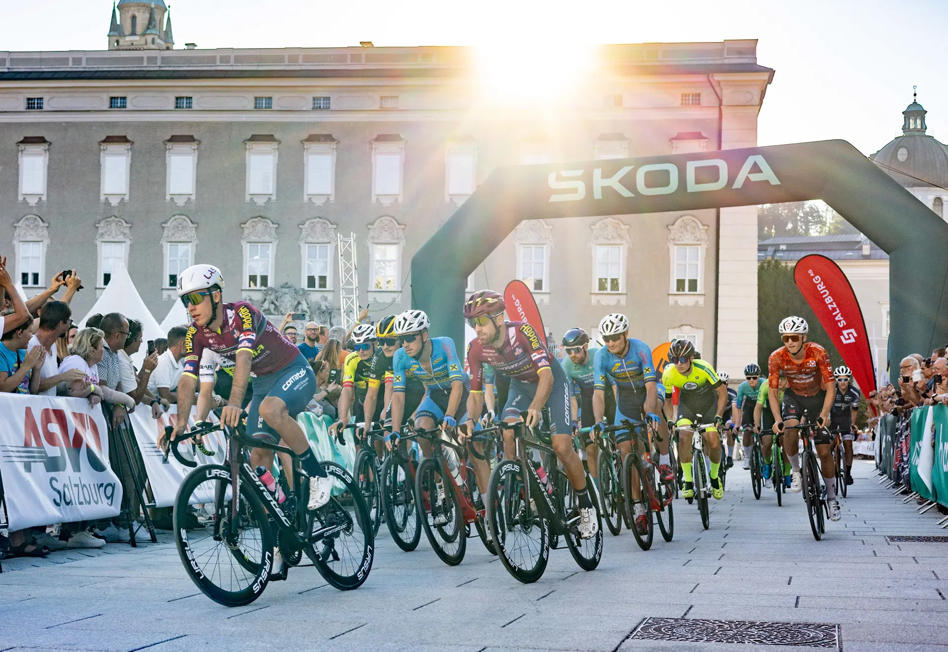 Bikefriends Salzburg am Cyclodome Rennrad Kriterium
