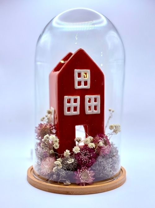 Szklany klosz czerwony domek