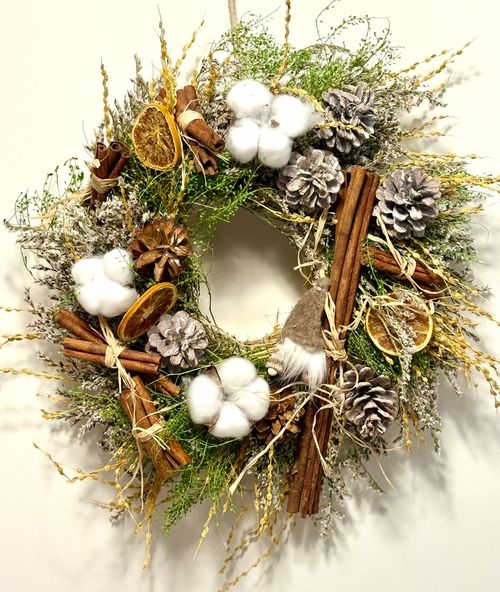 Wianek kremowy skrzat