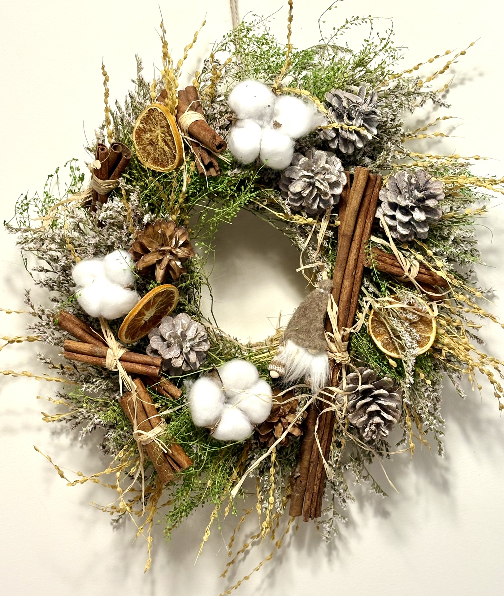 Wianek kremowy skrzat