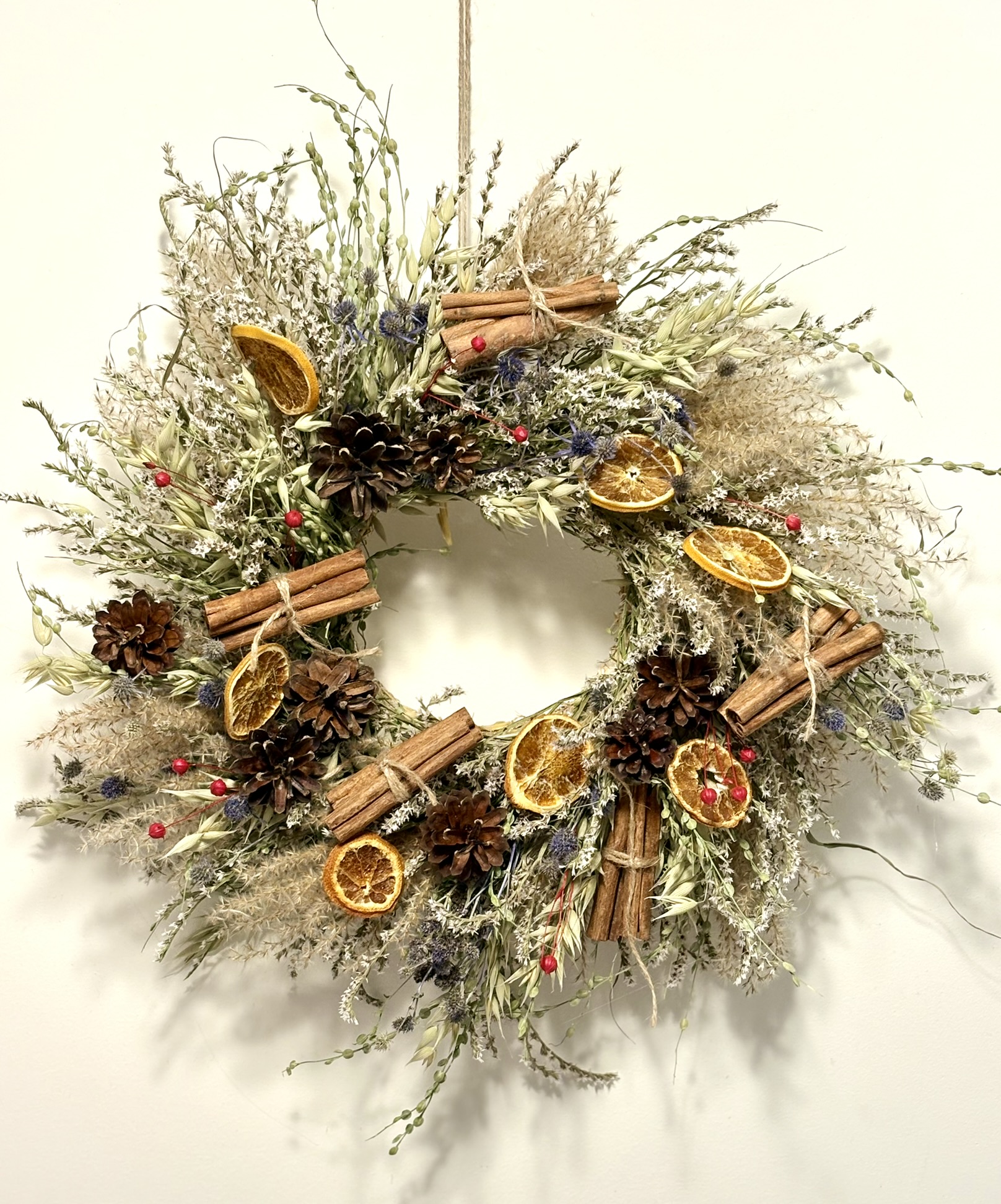 Zimowy wianek mikołajek