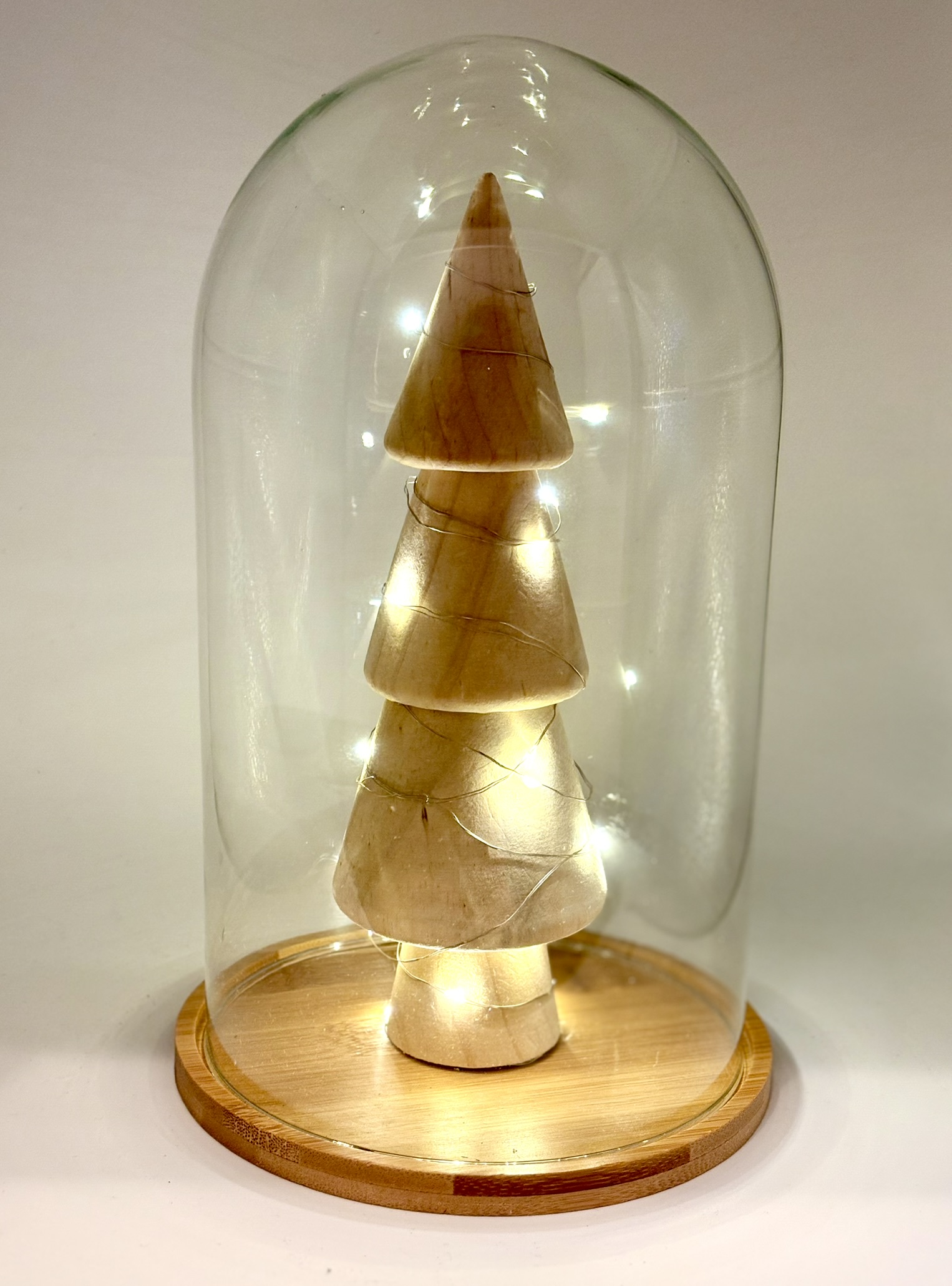Szklany klosz drewniana choinka