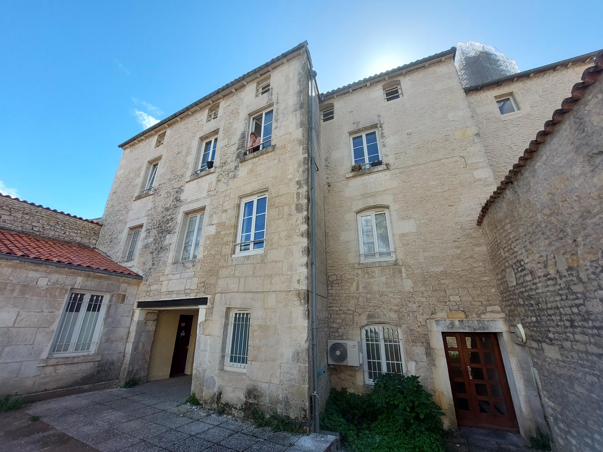 RUE DU PARVIS NOTRE DAME
