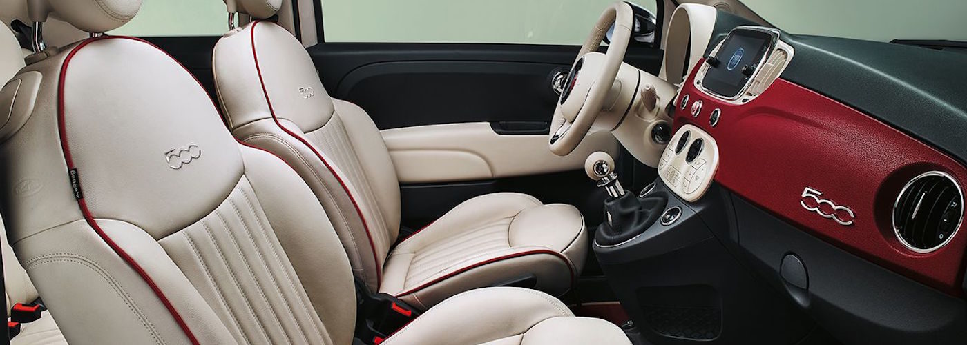 Fiat 500E Cabrio rood binnenkant