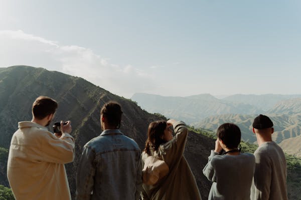 Por que viajar com os amigos de ônibus?
