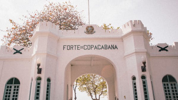 Conheça o Forte de Copacabana no RJ