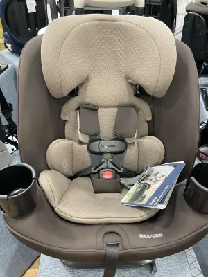 Maxi-Cosi Sela convertible car seat with padded shell, adjustable headrest and five-point harness