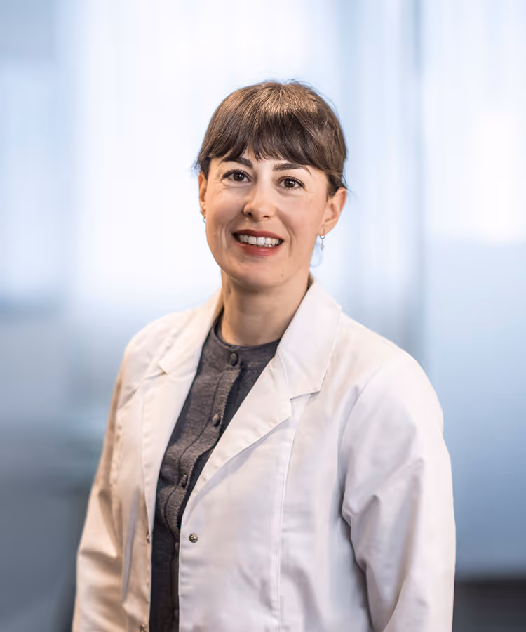 Porträtfoto von Laura Afara