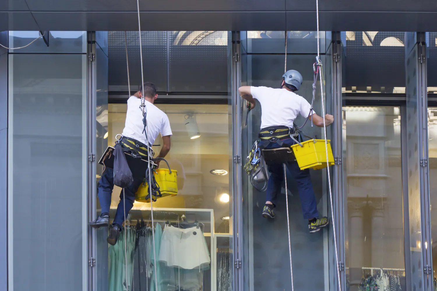 Commercial window cleaning