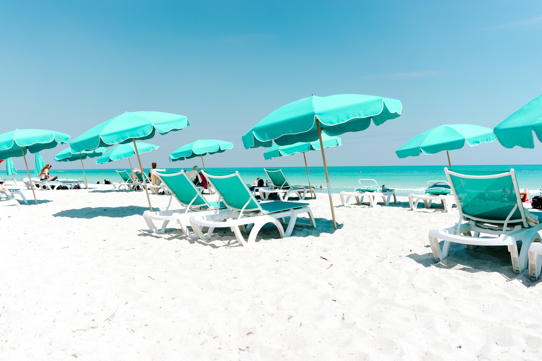 BeachDay Rentals: The Best Beach Inflatable Couches for Your Next Vacation