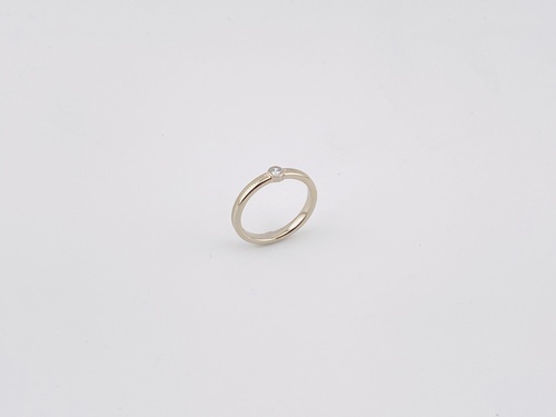 585/- Weißgoldring mit 1 Brillanten