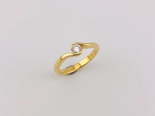 750/ooo Verlobungsring mit 1 Brillanten 0,24ct