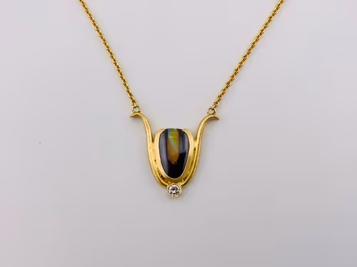 750/ooo Collier mit einem Boulderopal und einem Brillanten 0,10ct