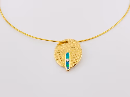 750/oo Gelbgold Anhänger mit einem Boulderopal und 1 Brillant