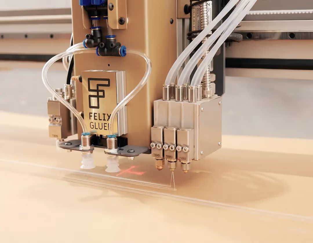 FELIX GLUER new website is now available 