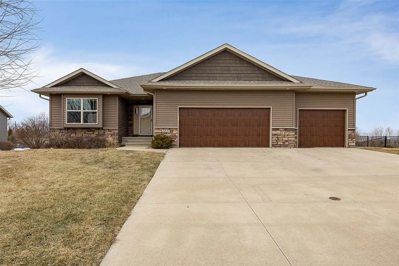 Home during a senior homeowner transition