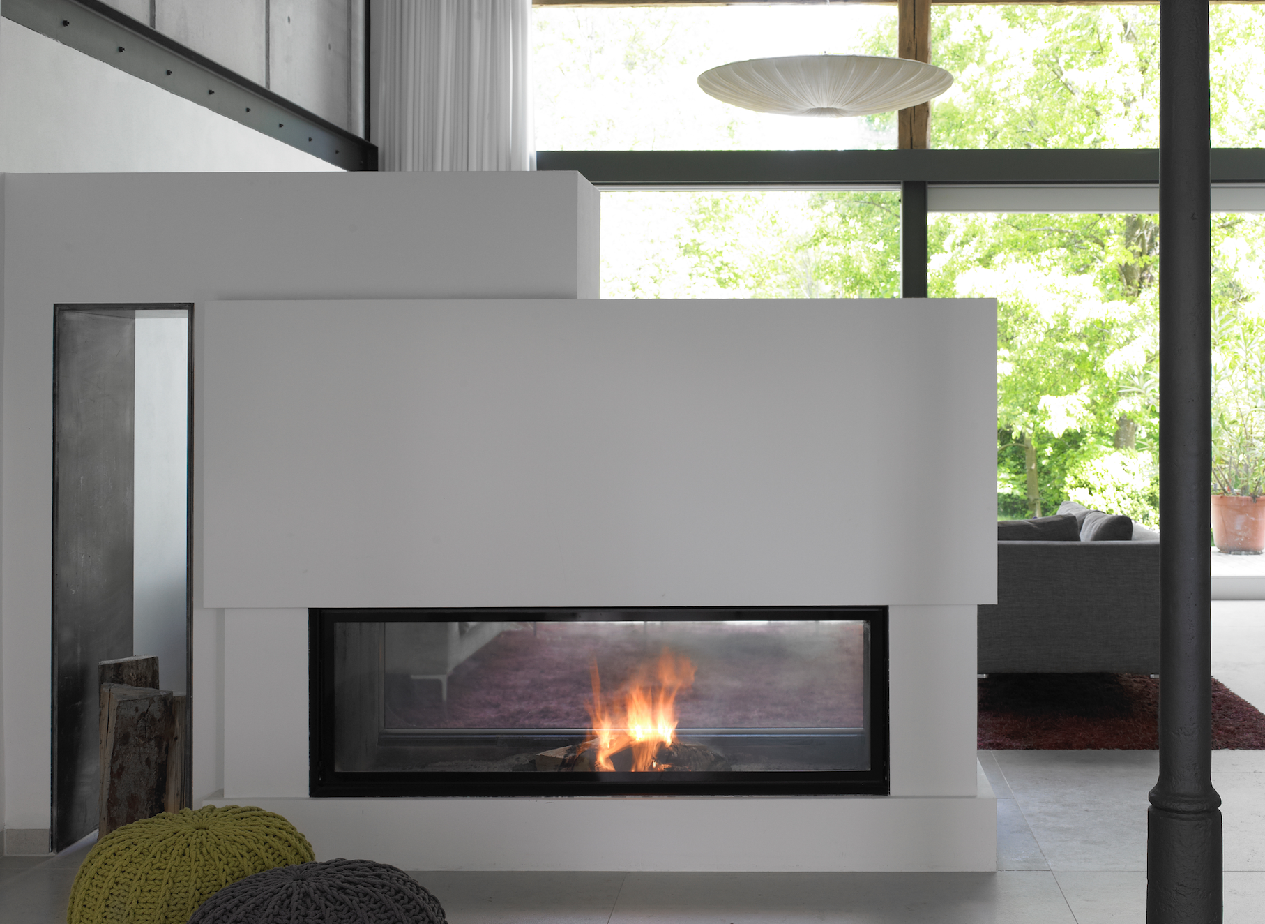 Warmluftkamin mit schneller Wärmeverteilung im Raum