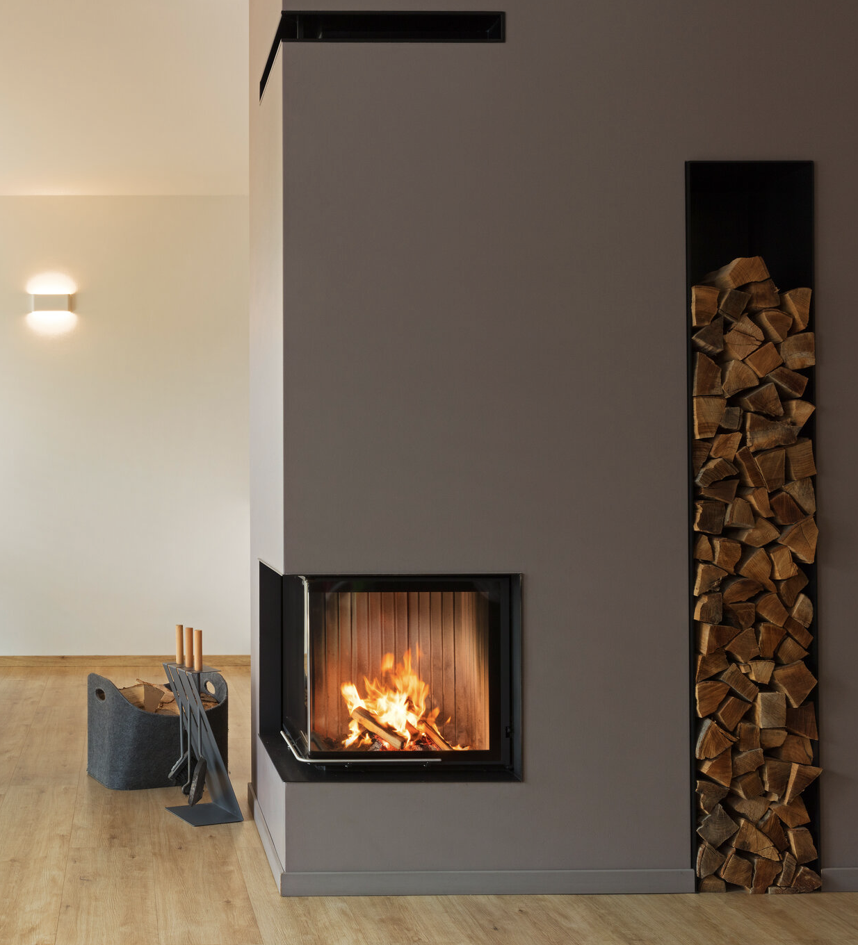 Warmluftkamin mit schneller Wärmeverteilung im Raum