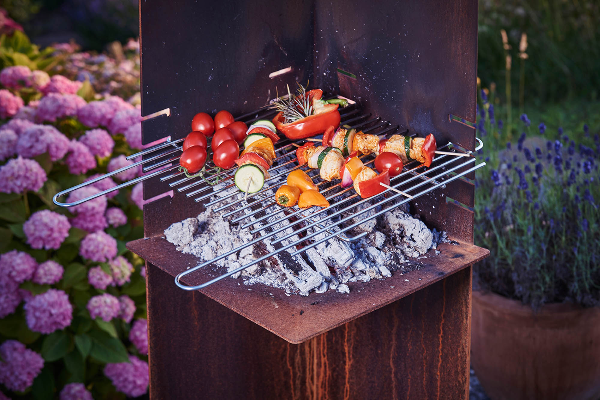 Grillkamin für gemütliche Abende im Garten
