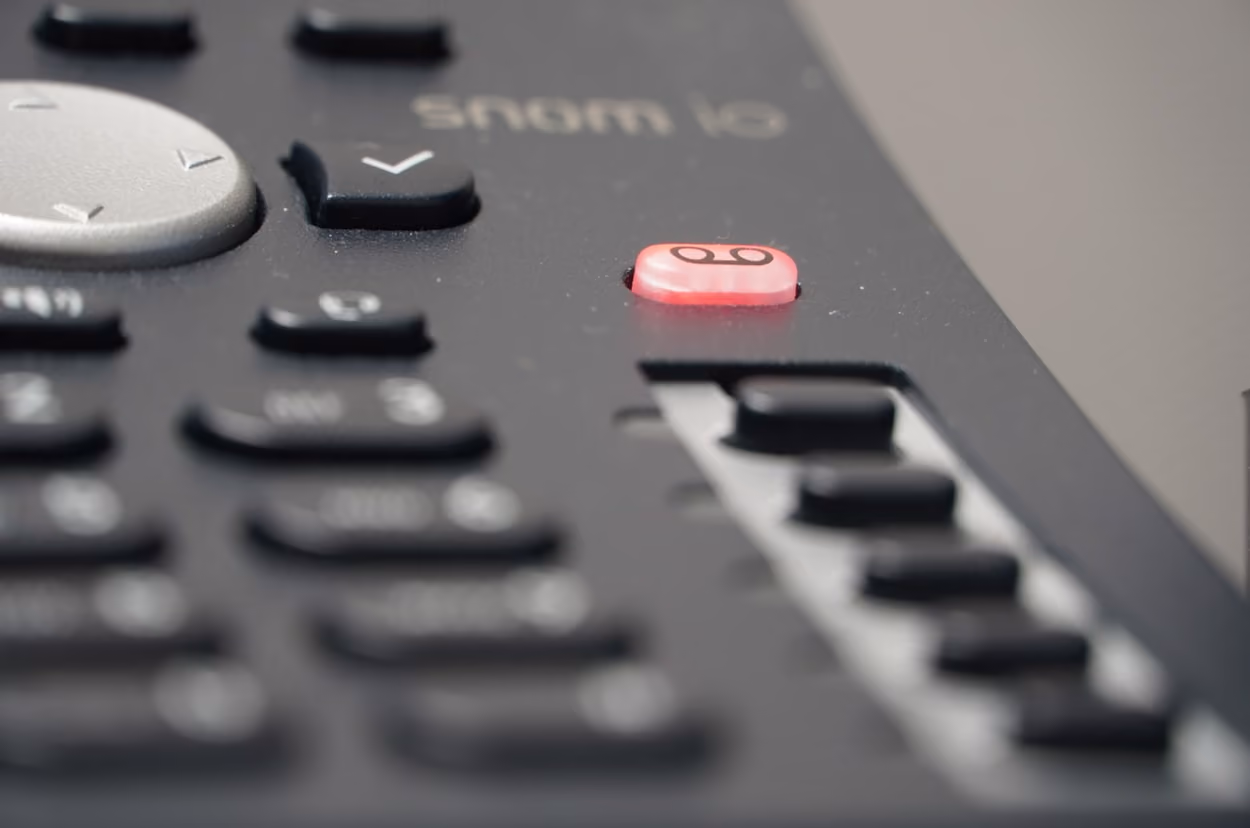 voicemail-desk-phone-landline