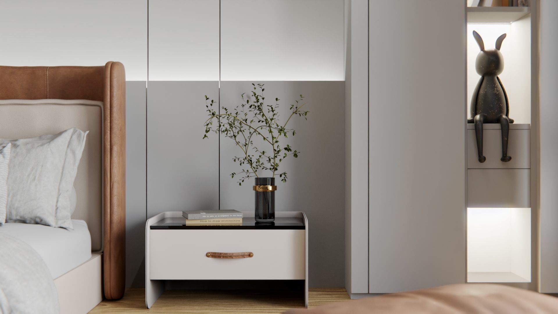 Chambre avec tête de lit en cuir marron, table de chevet blanche avec plantes dans un vase noir et livres empilés, et figurine de lapin noir assise dans une niche éclairée.