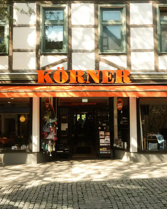 Eingang eines Modegeschäfts im Magniviertel Braunschweig